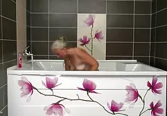زبان سوراخ شده احساسات غیرمعمول را ارائه فیلمهای سکسی کانال تلگرام می دهد